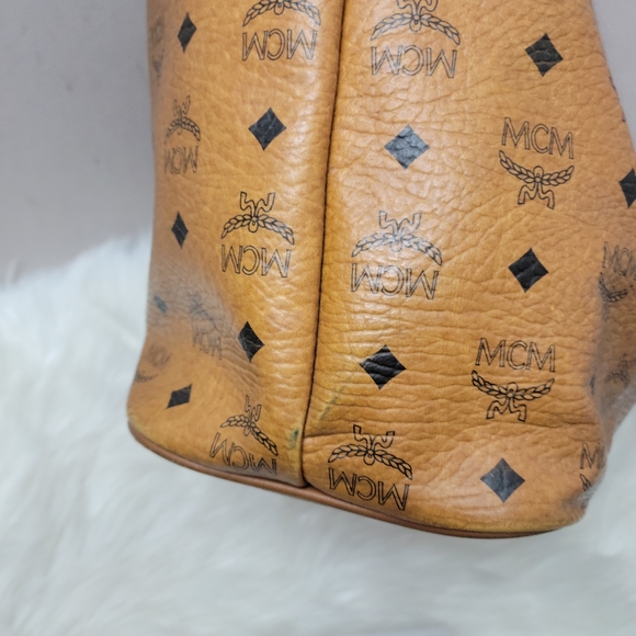 100% Authentic MCM CONGNAC shopper tote - Picture 16 of 16